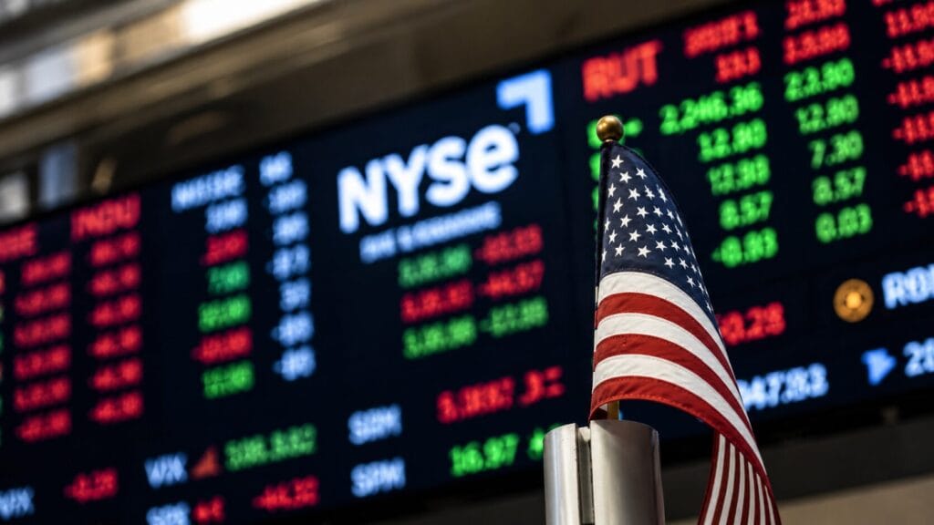 VIX Hits 2026 Low as S&P 500 Rally Extends, but Wall Street Warns of Fall Sell-Off Risk